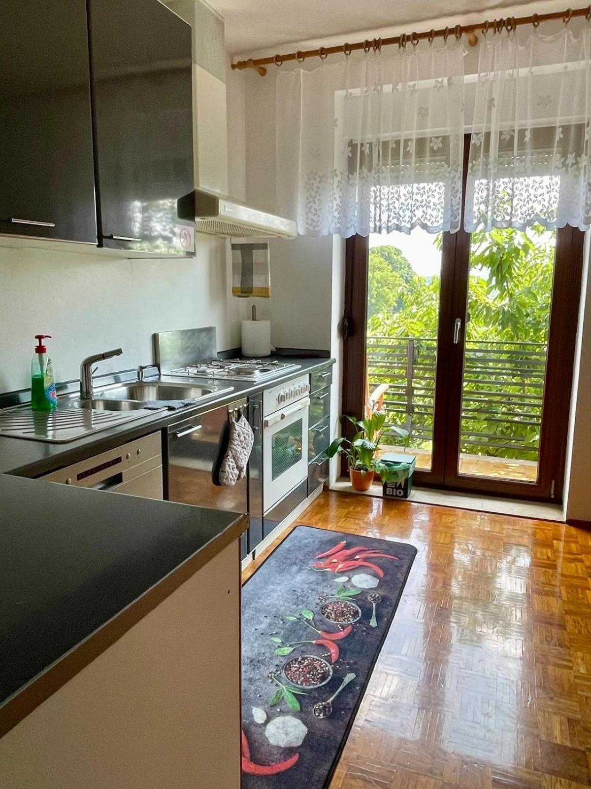 Prijeten Prostoren Apartma V Hisi Apartment Pivka